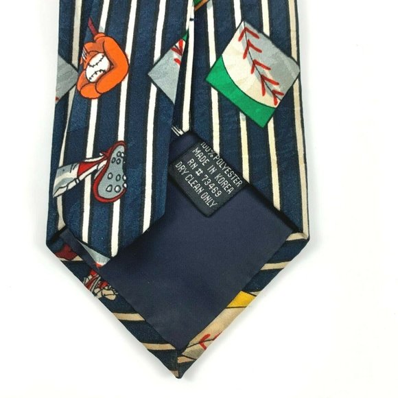 Looney Tunes Mania Men's Novelty Necktie: Baseball. Bugs, Daffy, Sylvester. 1992 - Picture 5 of 5
